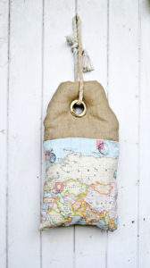 How to Make Burlap Map Pillows (Hessian Cushions) - Pillar Box Blue