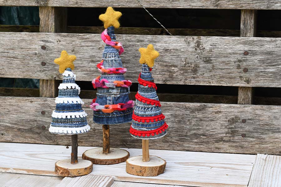 The Best Tin Can Christmas Crafts For The Holiday Season - Pillar Box Blue