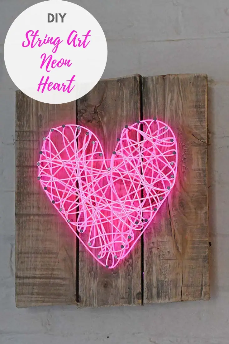 Hanging Heart Sign with 6.8 x 7 Printable Area