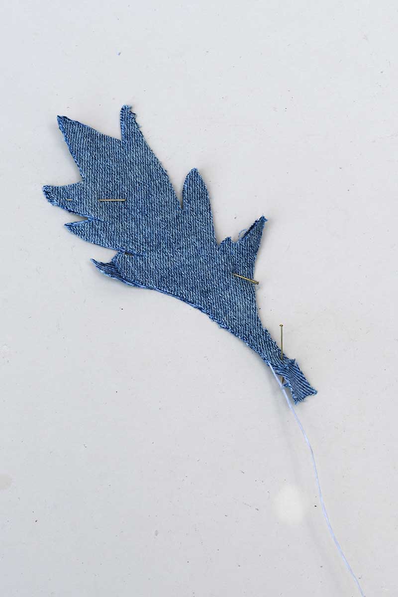 Making the thistle leaf