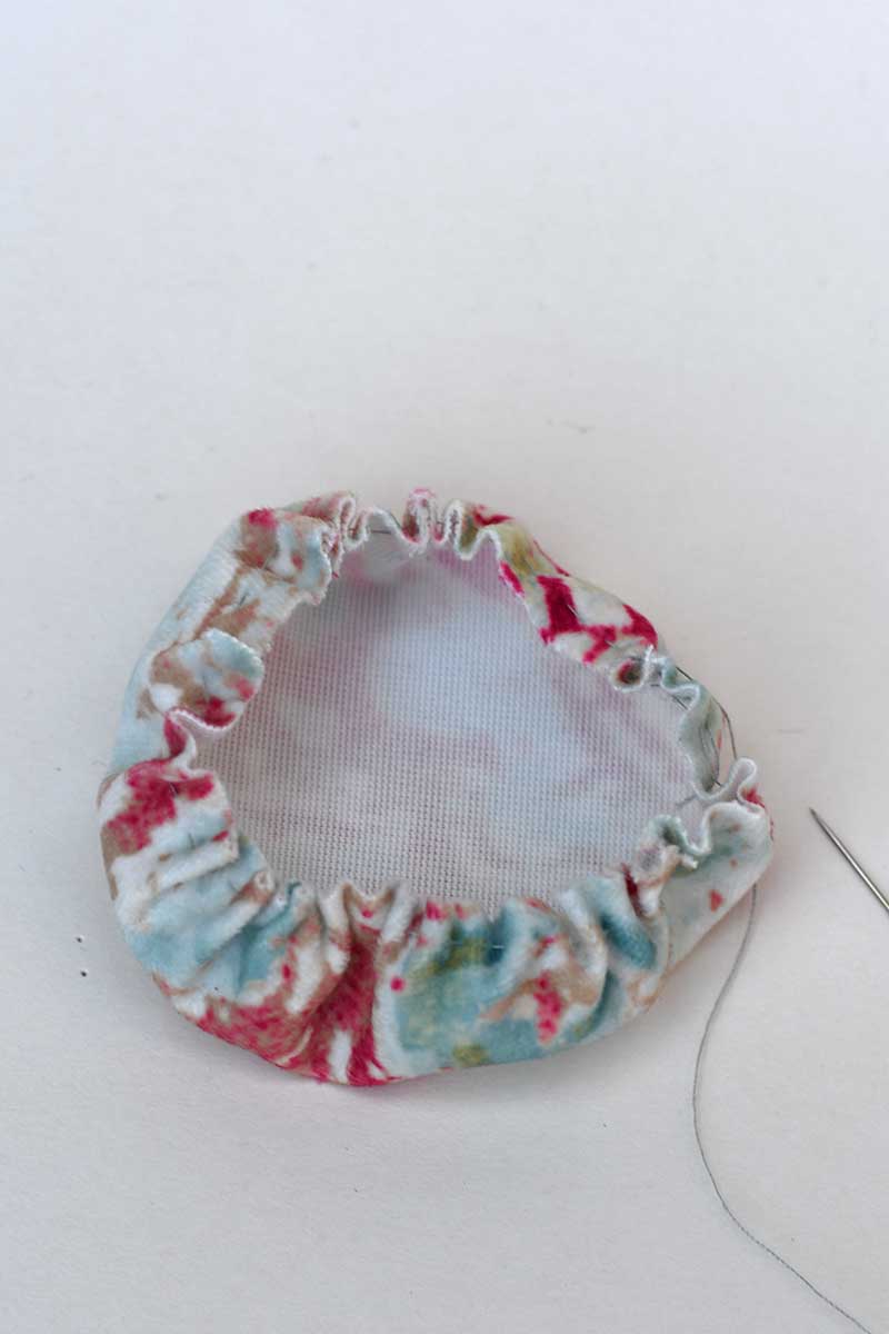 Making a yoyo with a scrap of fabric for a Jellyfish dome